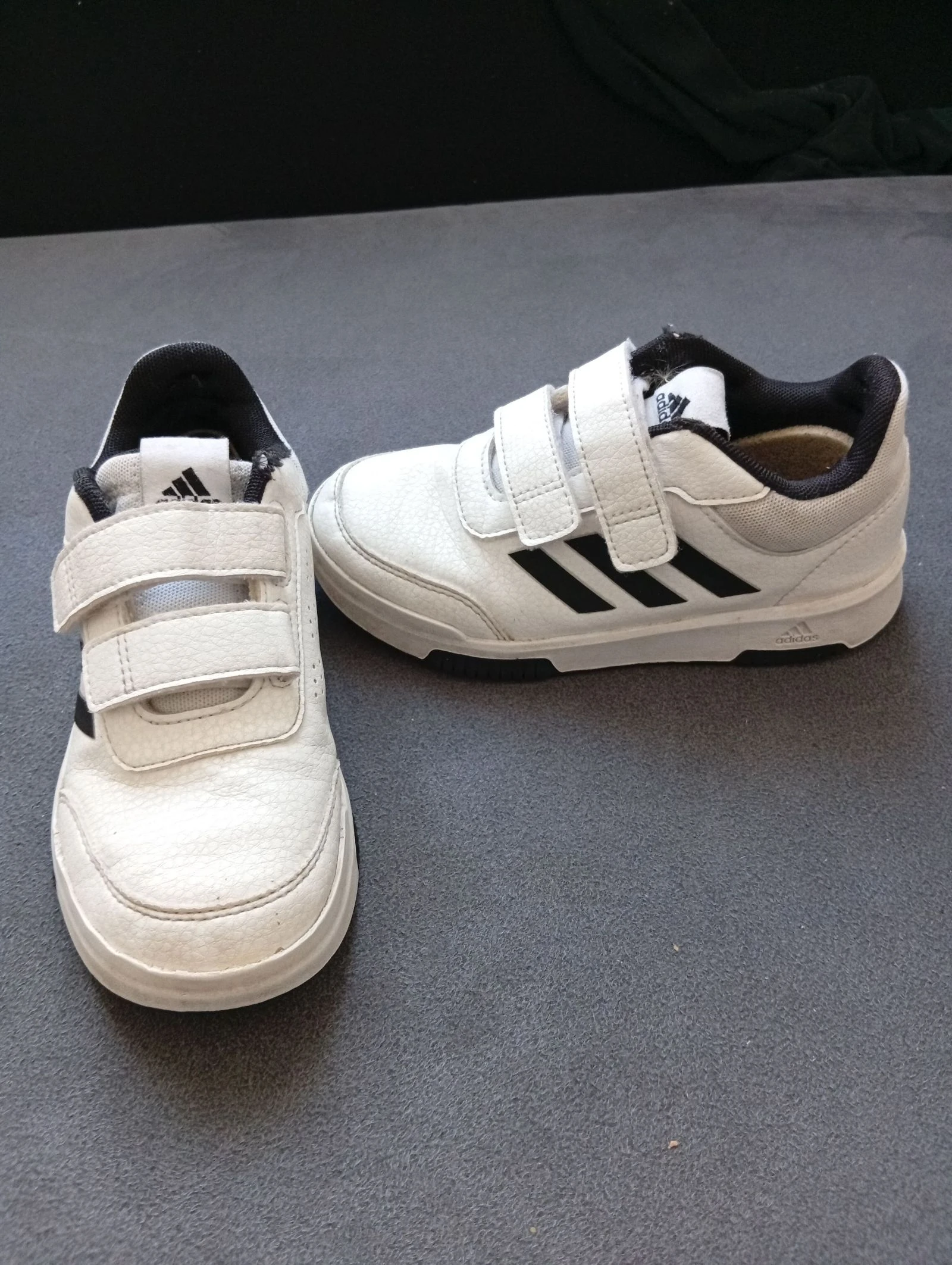 Tênis Adidas infantil brancos e pretos - Tamanho 29 - Com velcro – photo 3